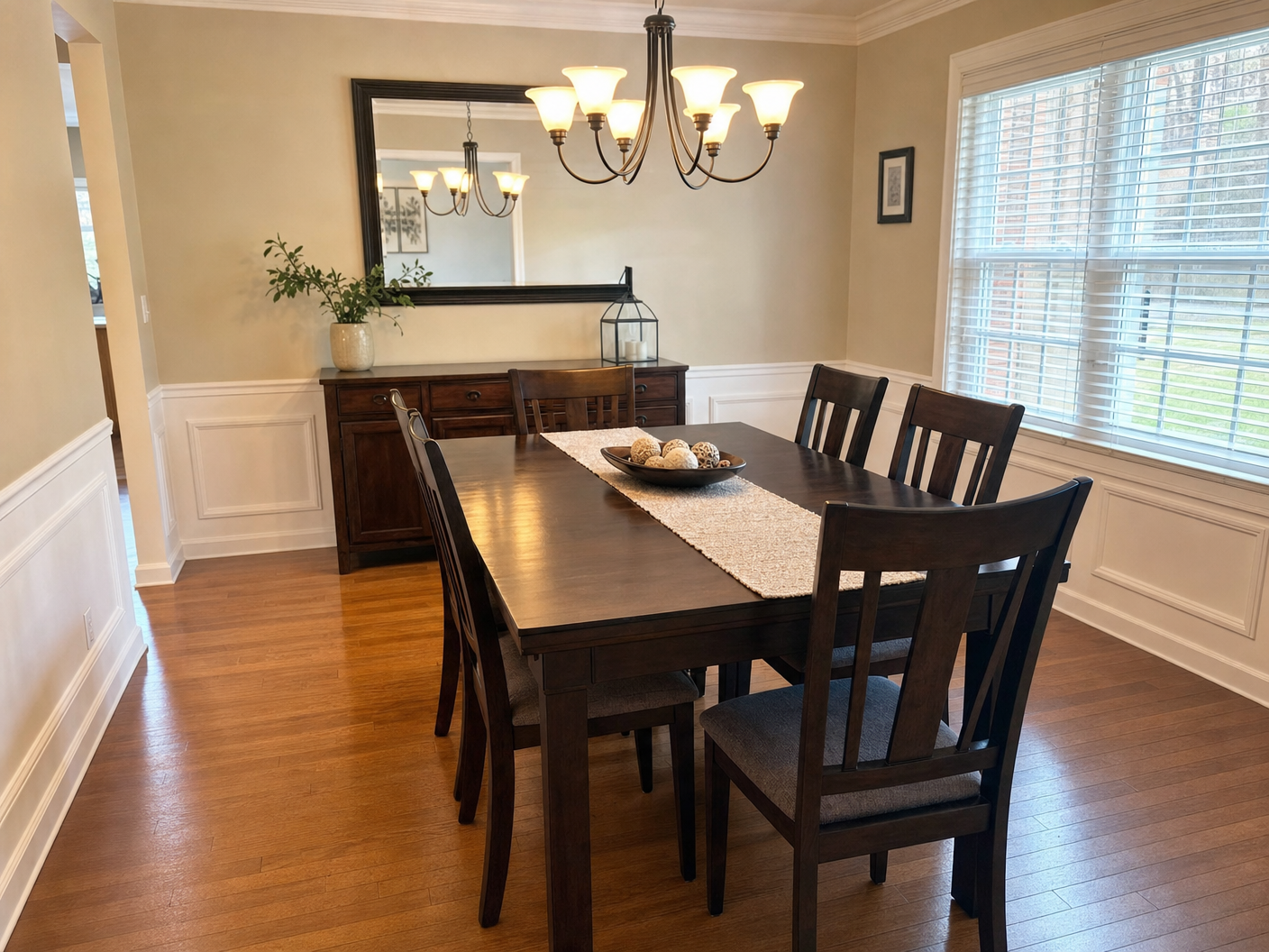 Dining Area Cleaning